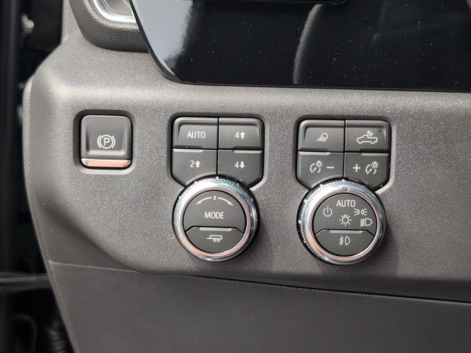 New 2026 Onyx Black GMC SLT image 32
