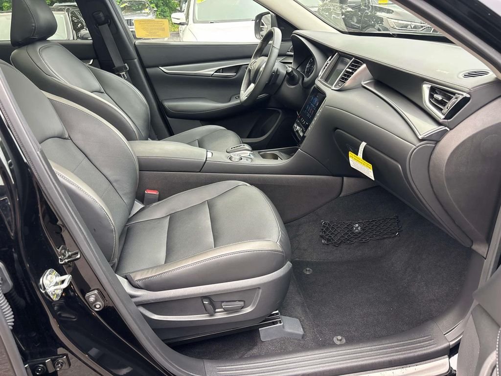 Certified Used 2025 Black INFINITI LUXE image 19