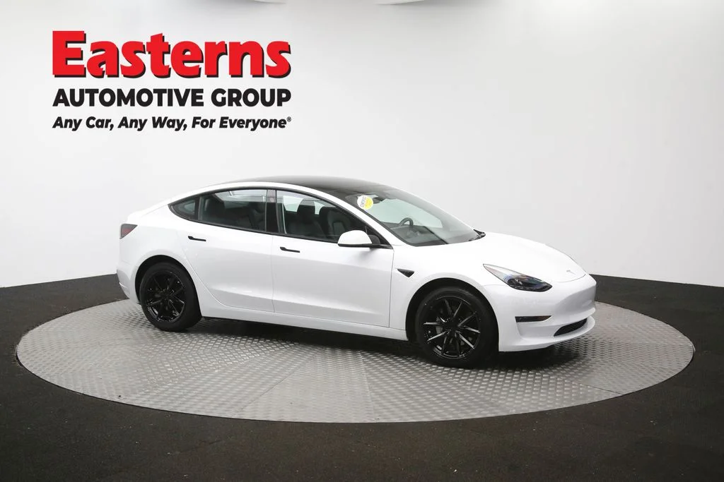 Used 2023 White Tesla Base image 42