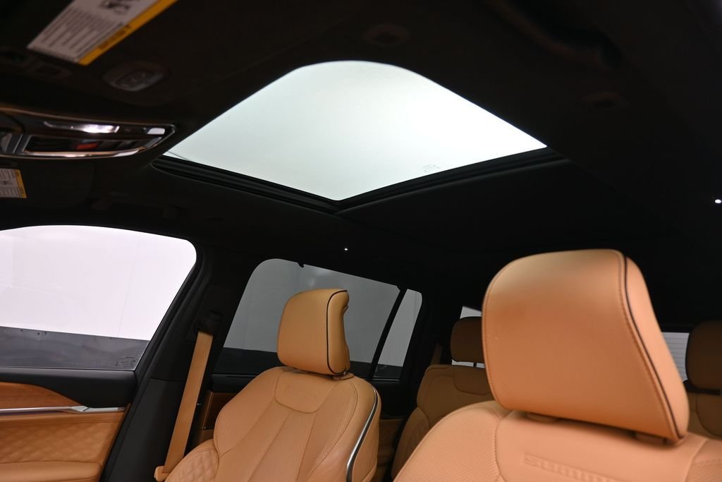 Used 2022 Silver Jeep Summit image 23