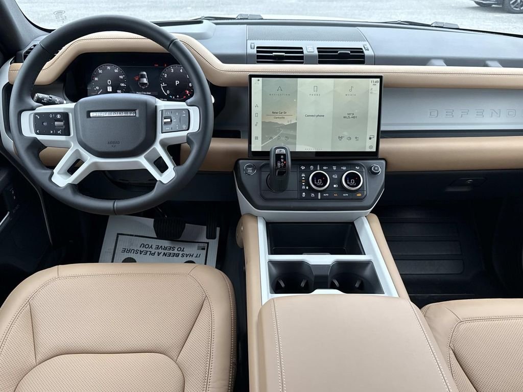 New 2026 Fuji White Land Rover X-Dynamic SE image 2