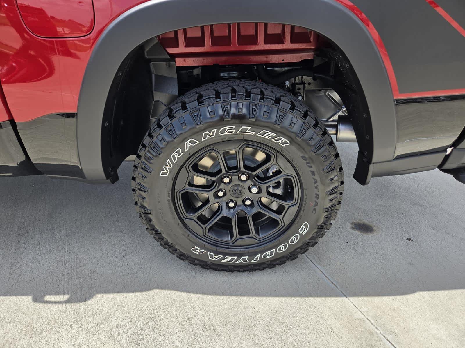 New 2026 Molten Red Pearl-Coat Exterior Paint RAM Rebel image 20
