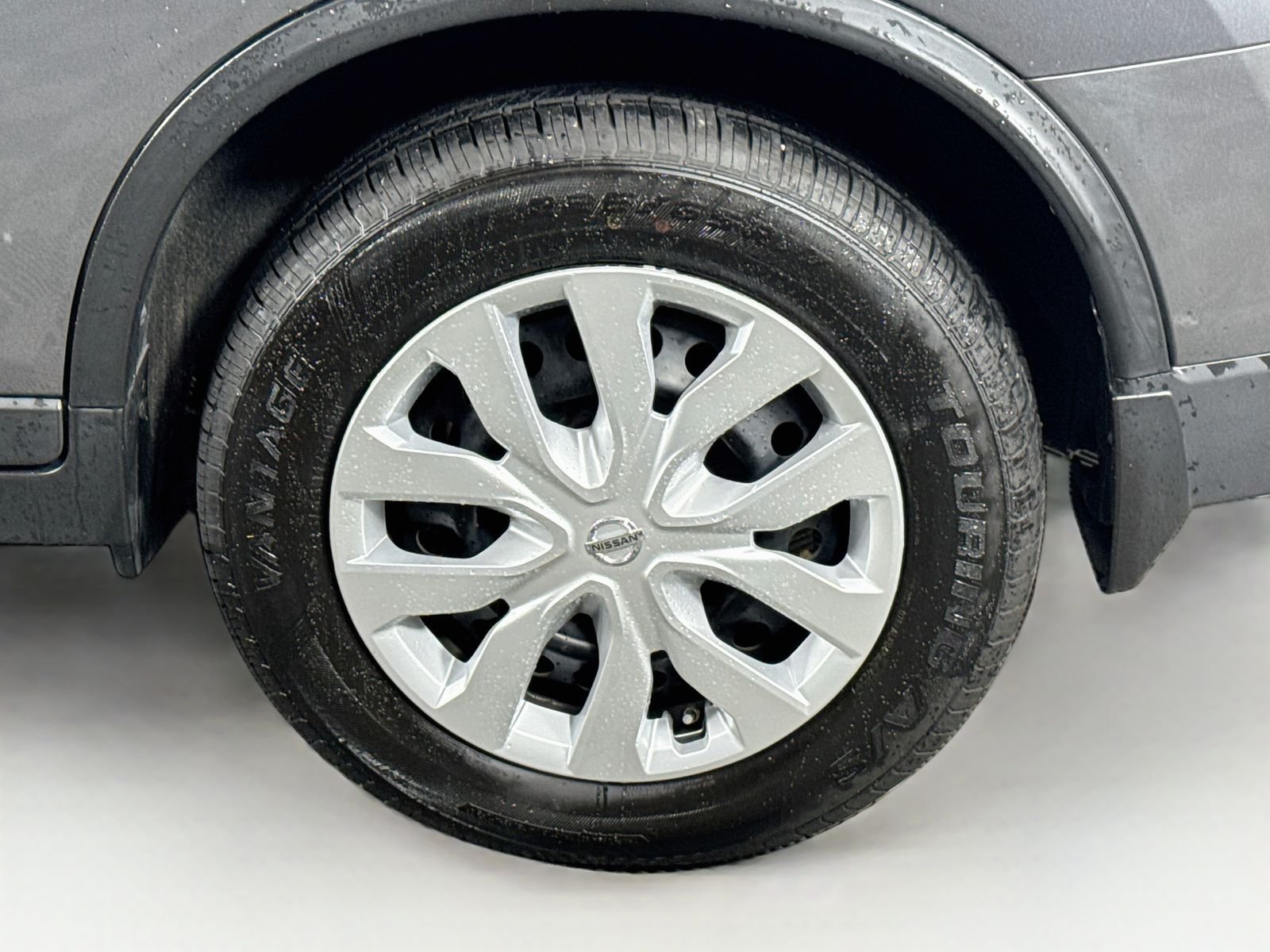 Used 2015 Gun Metallic Nissan S image 9