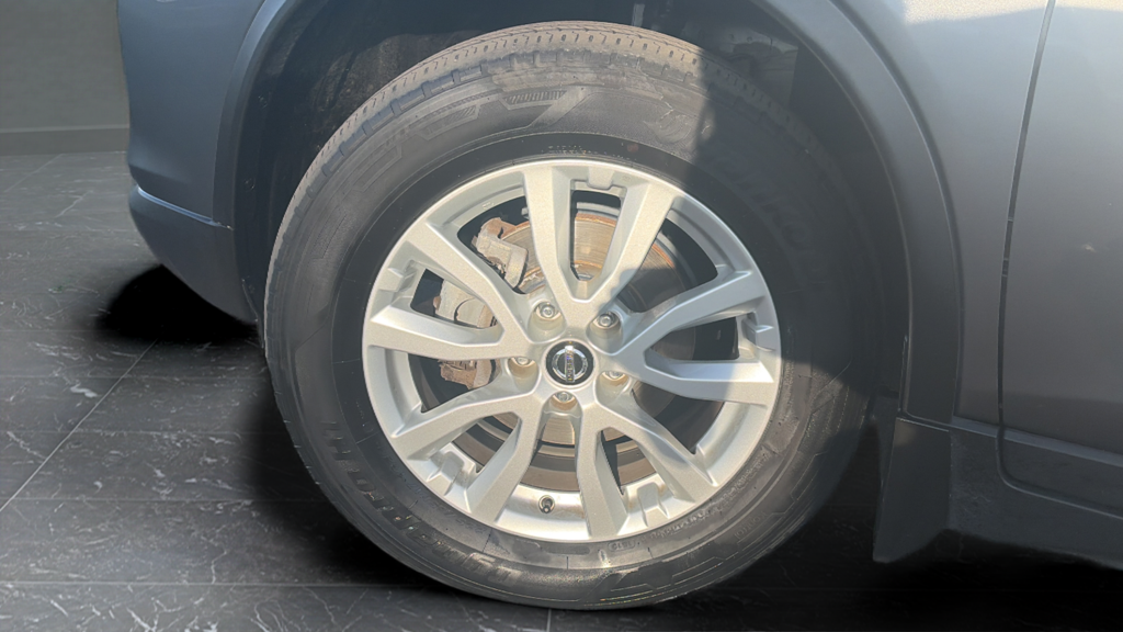 Used 2019 Gun Metallic Nissan SV image 27