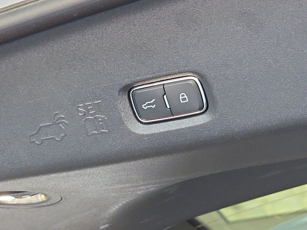 Used 2025 Silver Ford Platinum image 12
