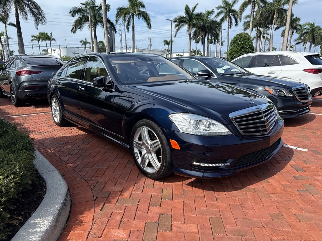 Used 2013 Blue Mercedes-Benz S 550 image 1