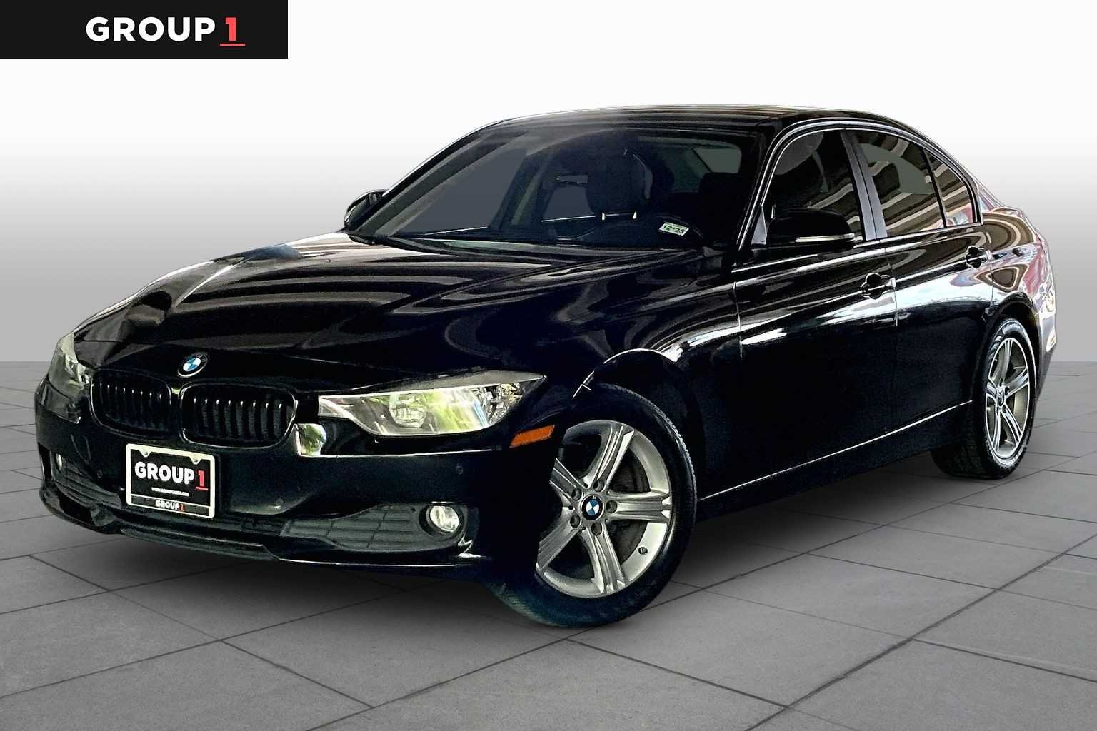2015 BMW 3 Series 320i Sedan's photo