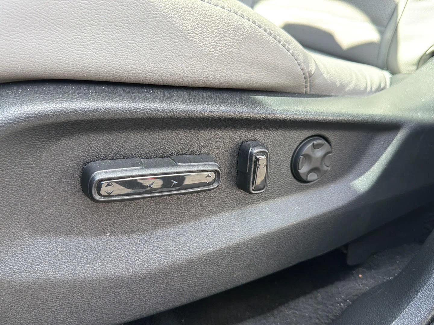 Used 2017 Gunmetal Metallic Honda EX-L image 19