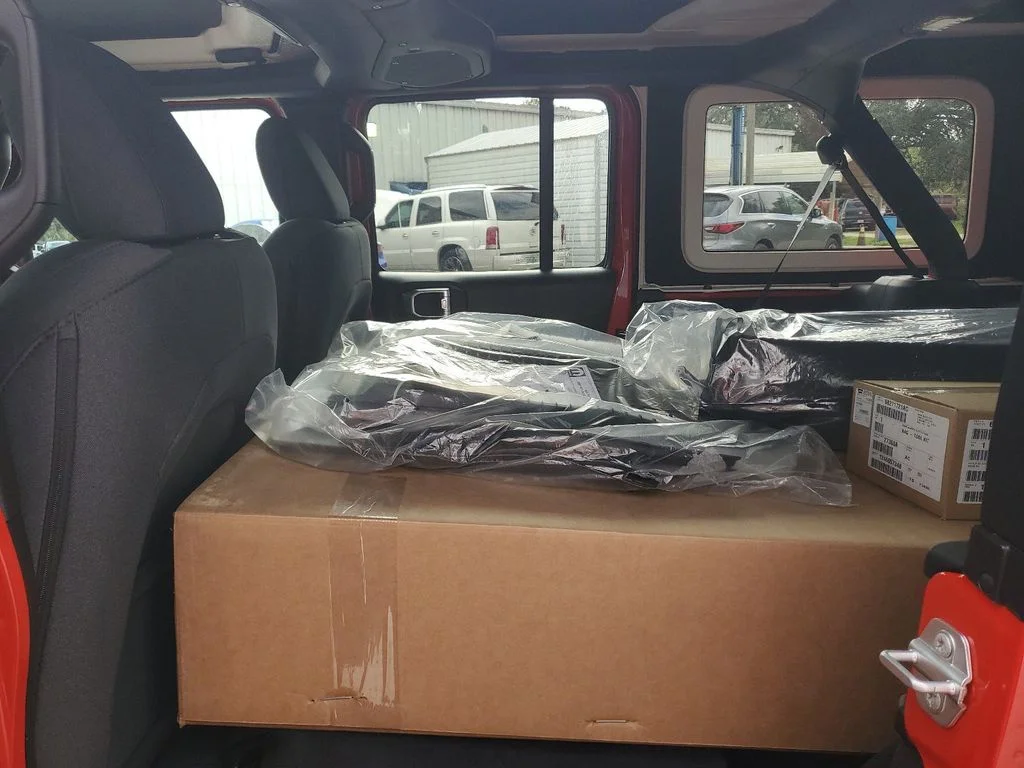 New 2025 Firecracker Red Clear-Coat Exterior Paint Jeep Sport S image 26