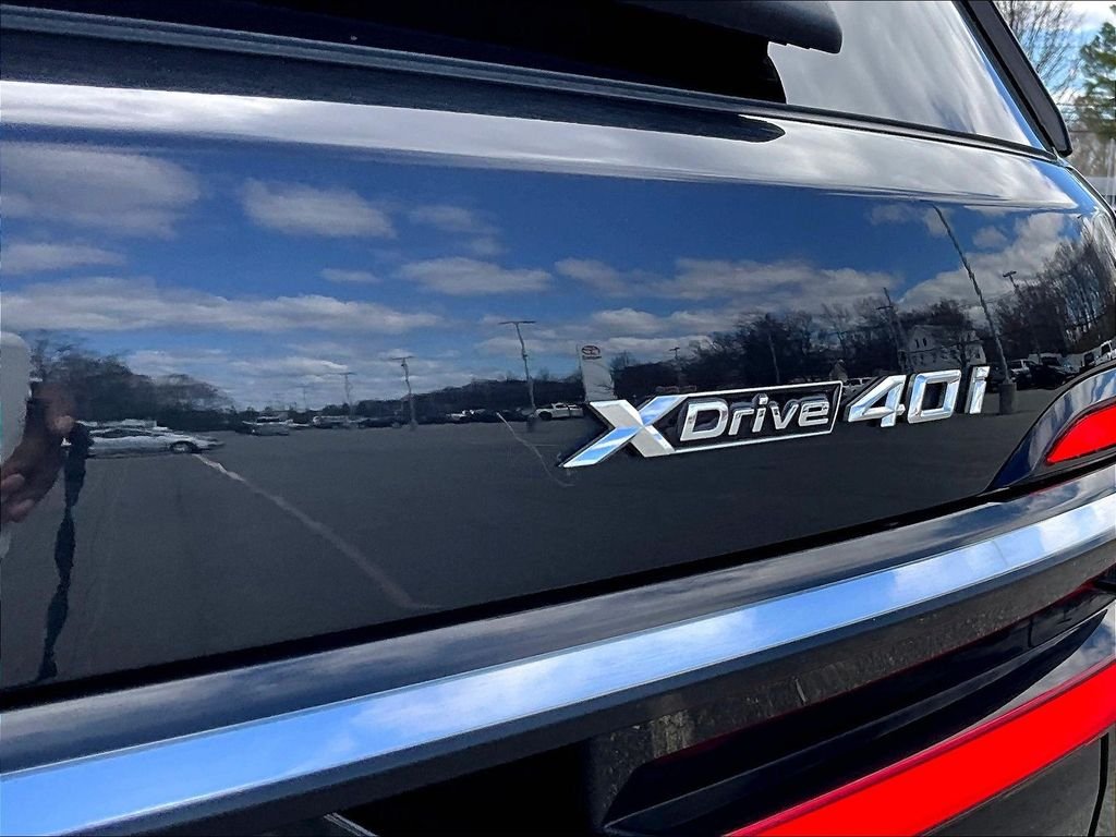 Used 2025 Black BMW xDrive40i image 30