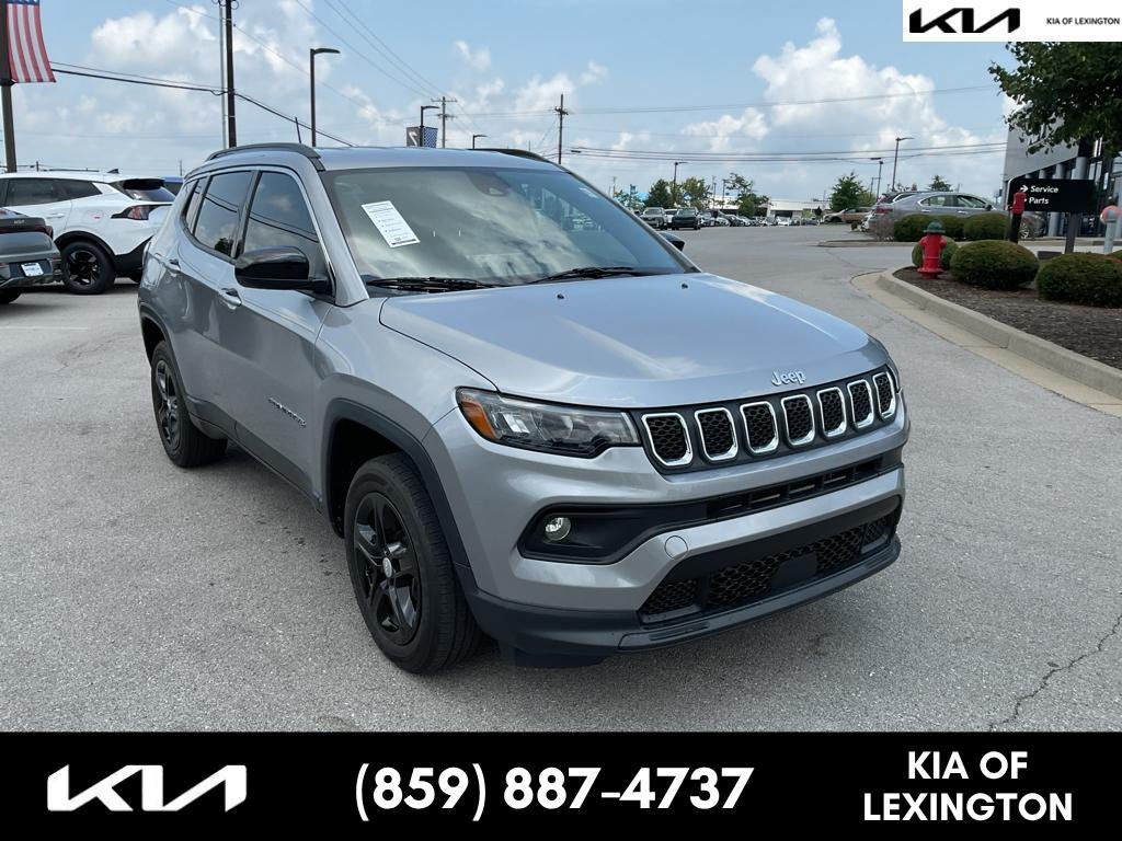Used 2023 Billet Silver Metallic Clearcoat Jeep Latitude image 1