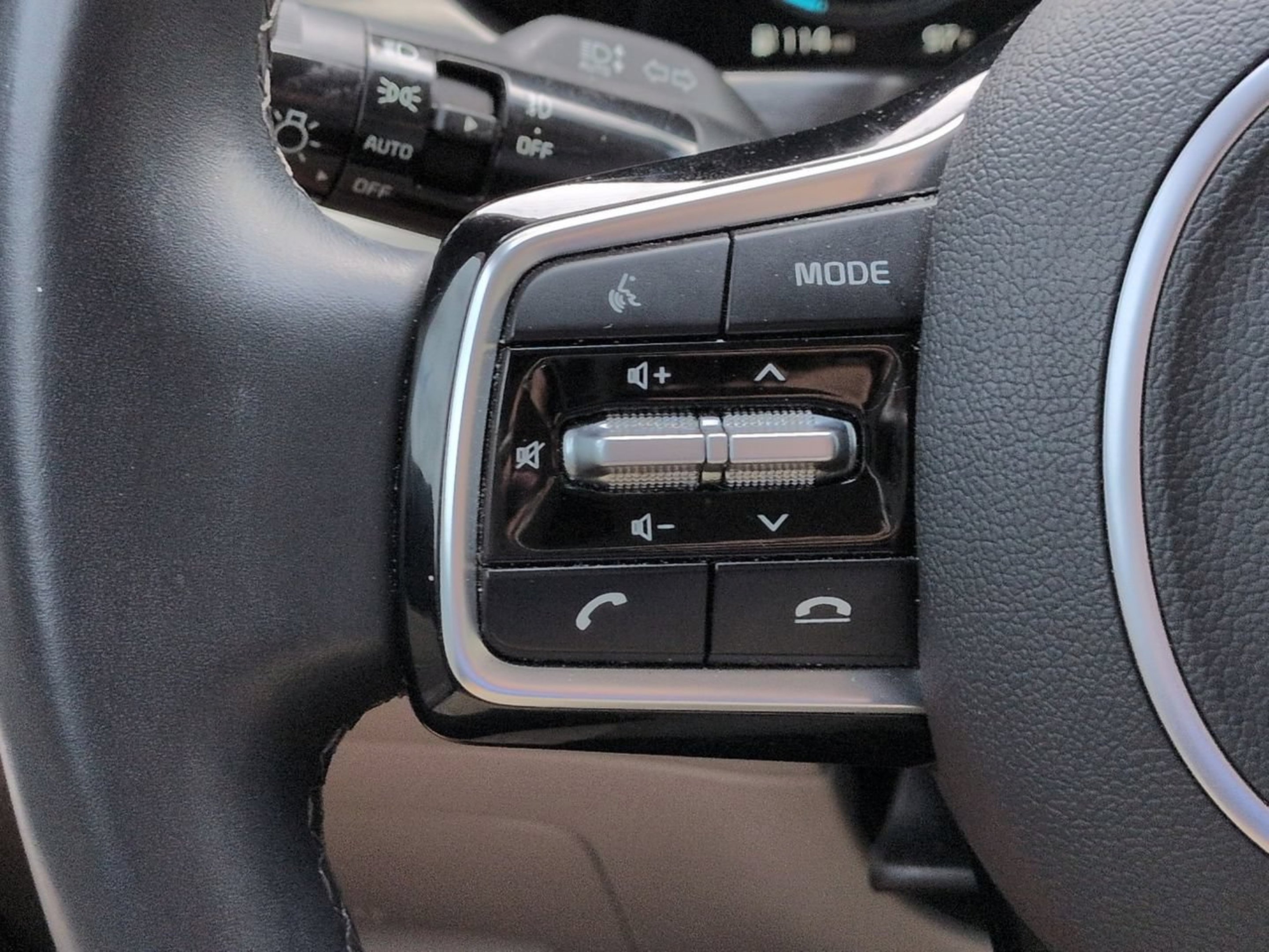 Certified Used 2023 Wolf Gray Kia SX image 27