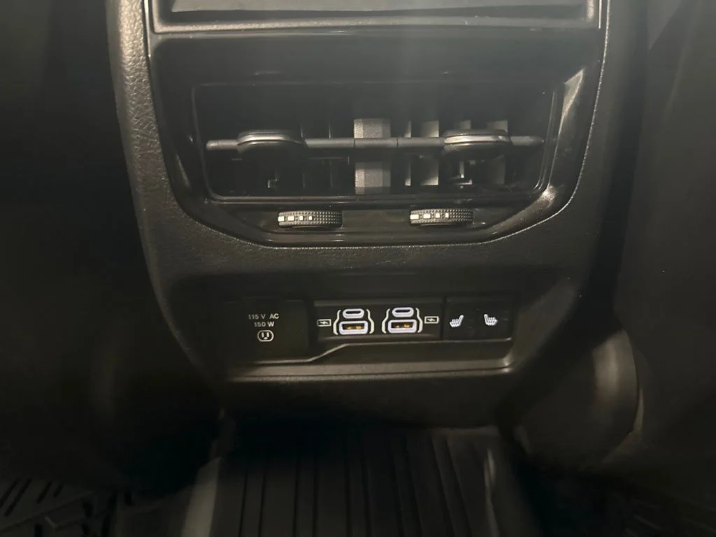 Used 2022 Red Jeep Limited image 13