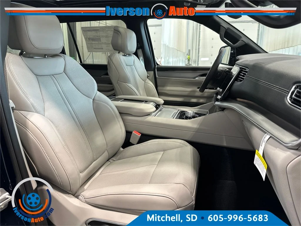 New 2026 Blue Jeep Limited Altitude image 33