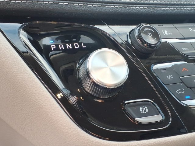 Used 2024  Chrysler Hybrid Select image 9