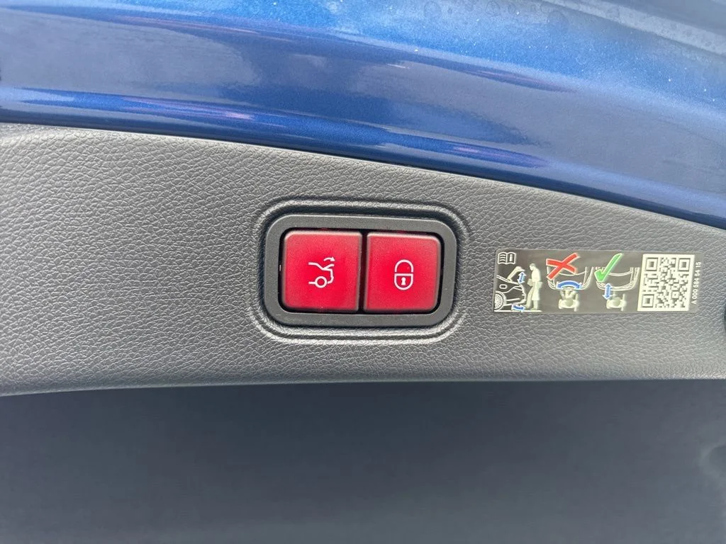 Used 2023 Blue Mercedes-Benz E 450 image 28