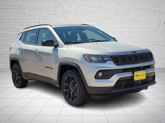 New 2026 Silver Zynith Metallic Clear-Coat Exterior Paint Jeep Latitude image 6