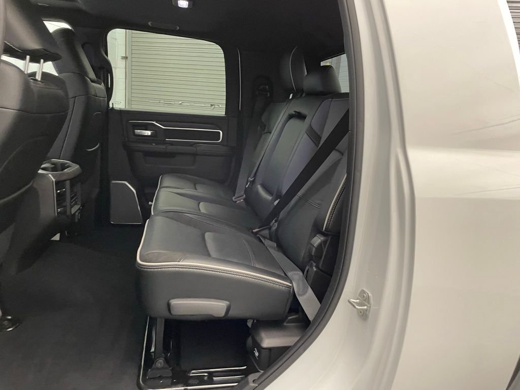 New 2026 Bright White Clear-Coat Exterior Paint RAM Laramie DRW image 23
