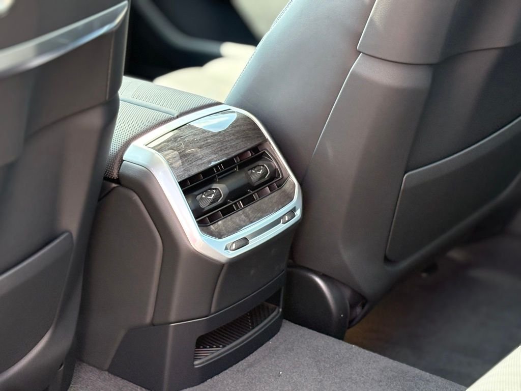 2025 BMW 7 Series 760i - Photo 20