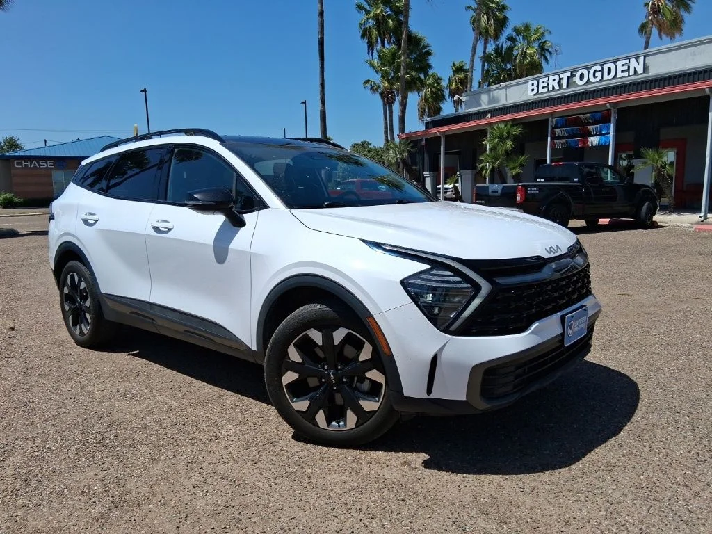 Used 2024 White Kia X-Line image 1