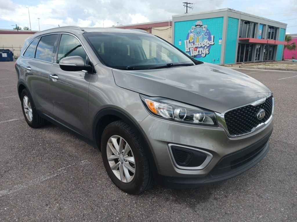 2017 Kia Sorento LX AT's photo