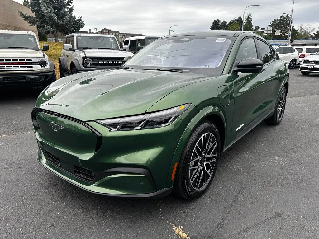 New 2026 Eruption Green Metallic Ford Premium image 4
