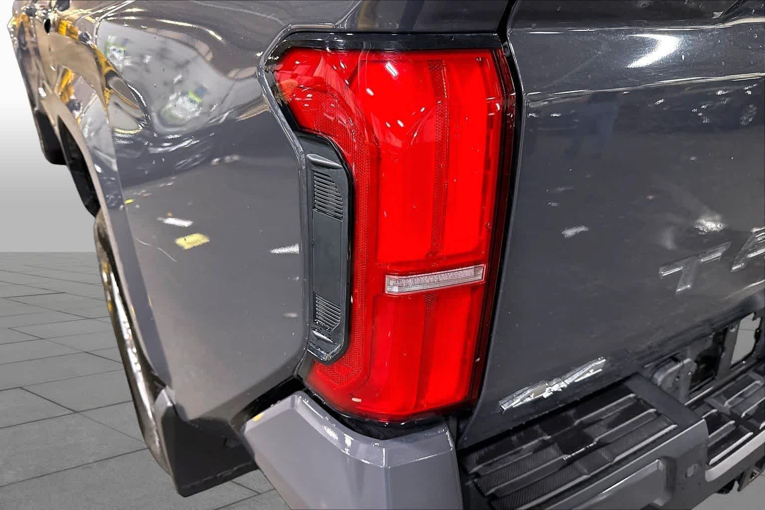 Used 2025 Underground Toyota SR5 image 28