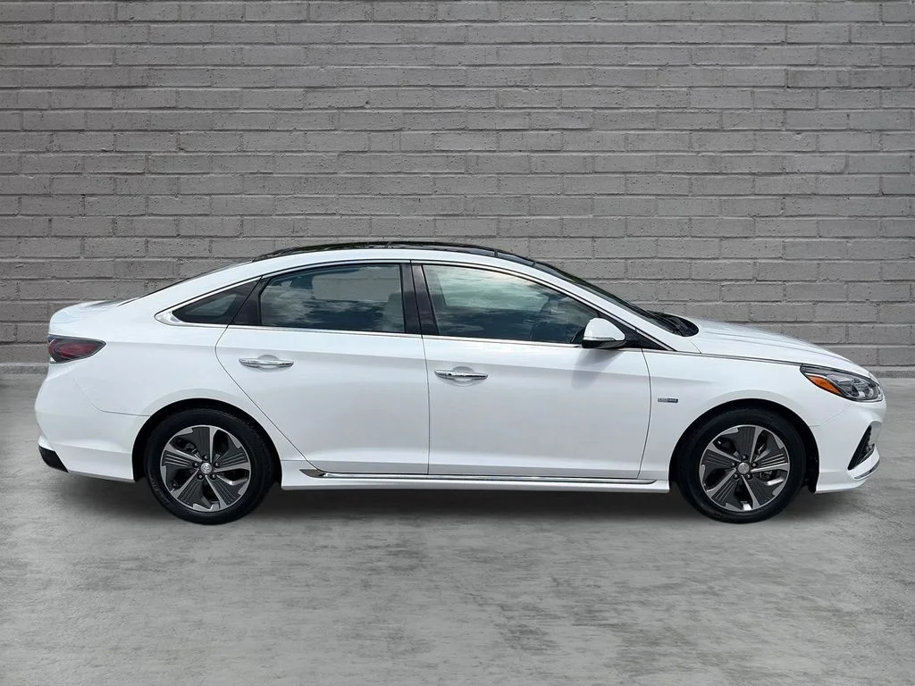 Used 2019 White Hyundai Limited image 7