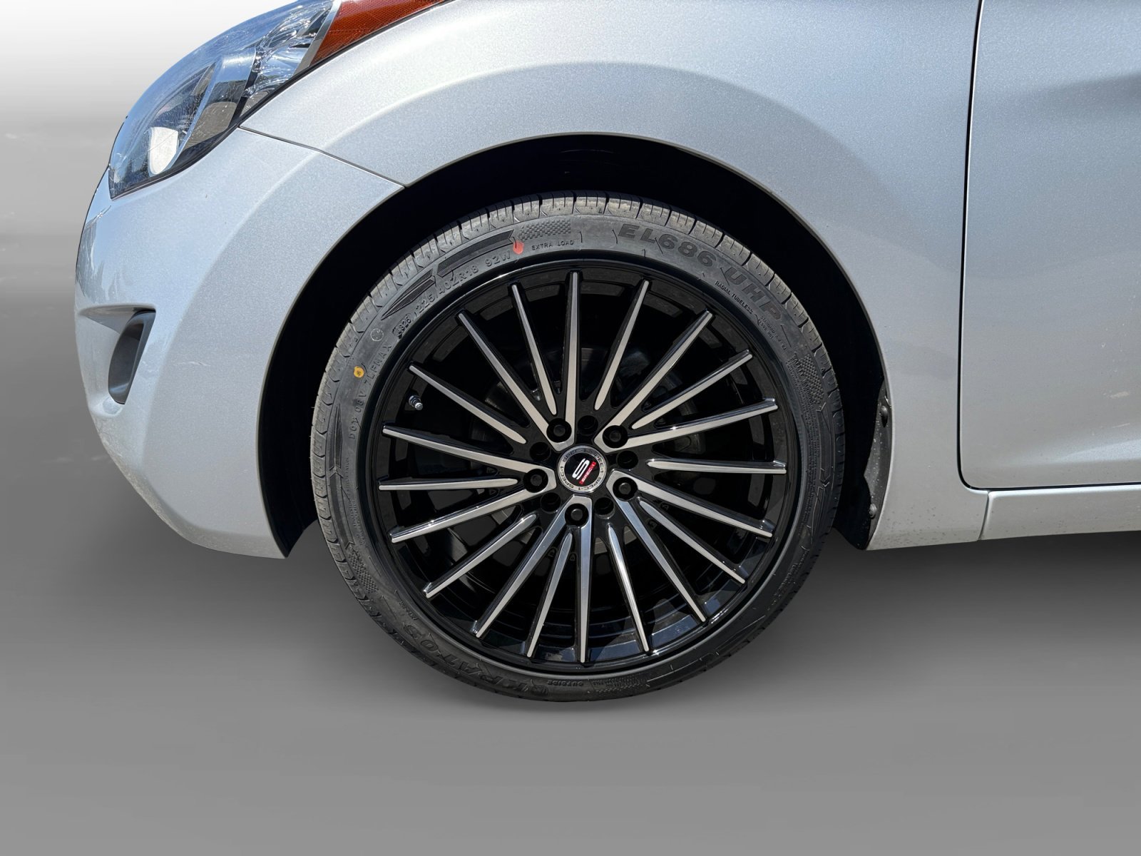 Used 2012 Shimmering Silver Metallic Hyundai GLS image 9
