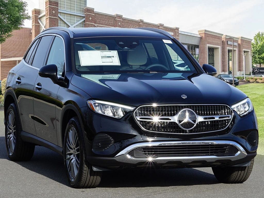 Used 2026 Black Mercedes-Benz GLC 300 image 3