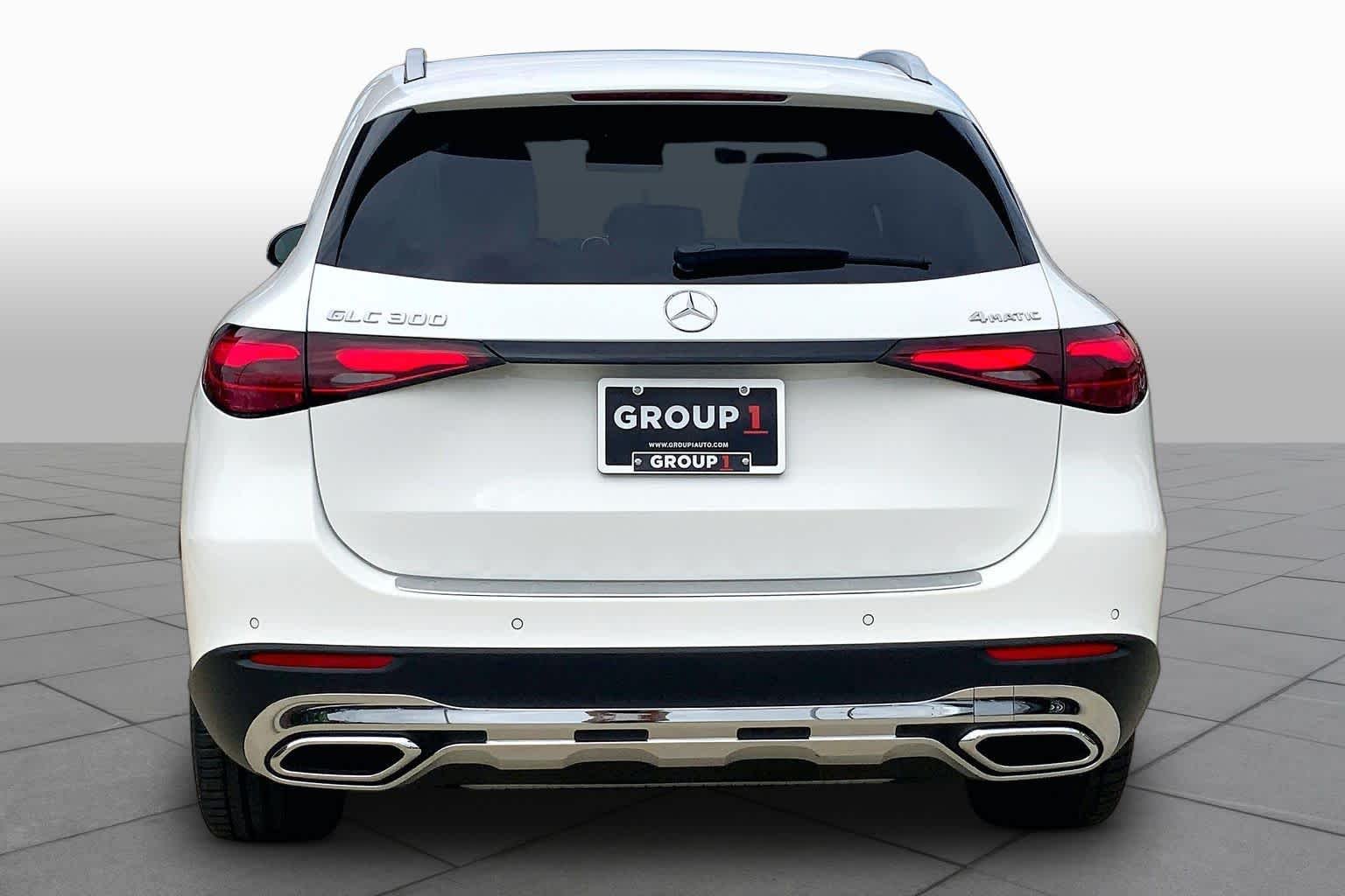 New 2027 Polar White Mercedes-Benz GLC 300 image 4