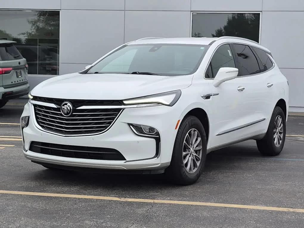 2023 Buick Enclave Essence