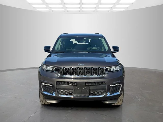 Certified Used 2022 Gray Jeep Limited image 2