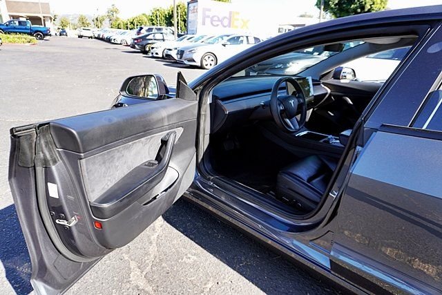 Used 2021  Tesla Standard Range Plus image 42