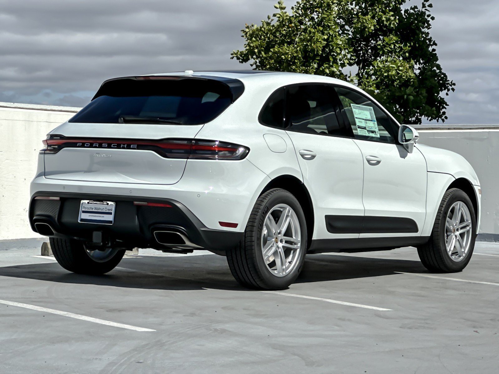 New 2026  Porsche Macan (AWD) image 8