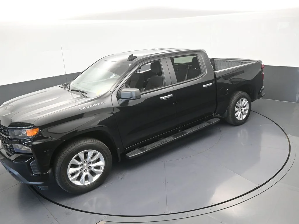 Used 2021 Black Chevrolet Custom image 40