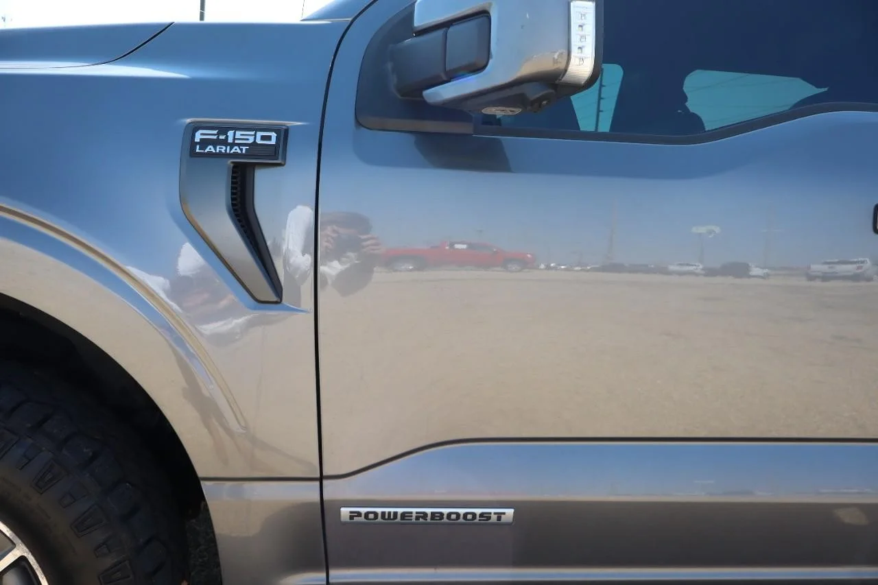 Used 2021 CARBONIZED GRAY Ford Lariat image 9