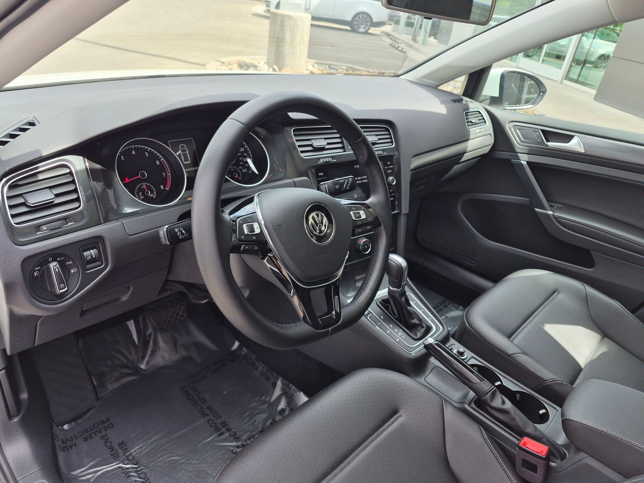 Used 2018 Pure White Volkswagen S image 13