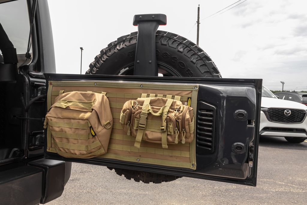 Used 2017 Black Jeep Unlimited Sahara image 30