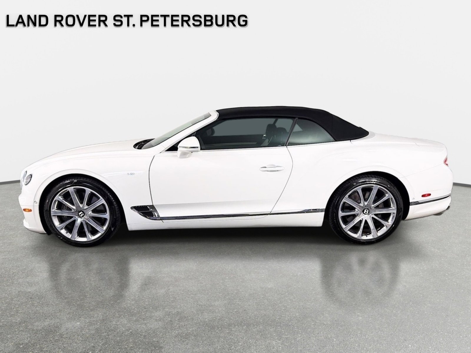 Used 2022 White Bentley V8 image 8