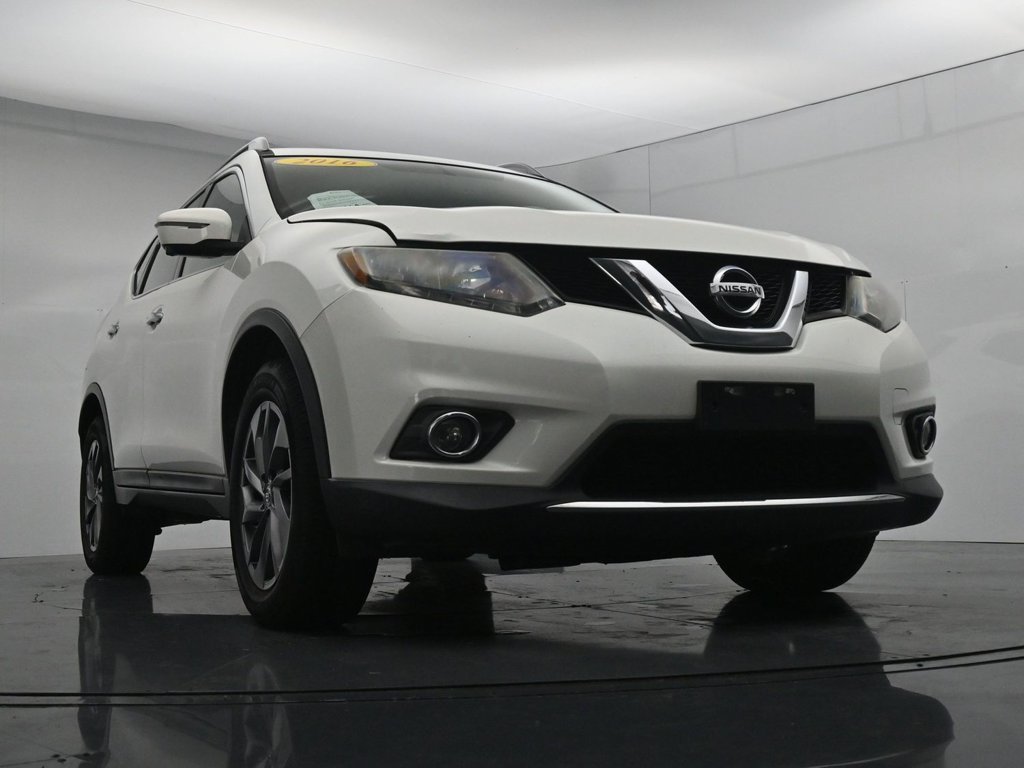 Used 2016 White Nissan SL image 33