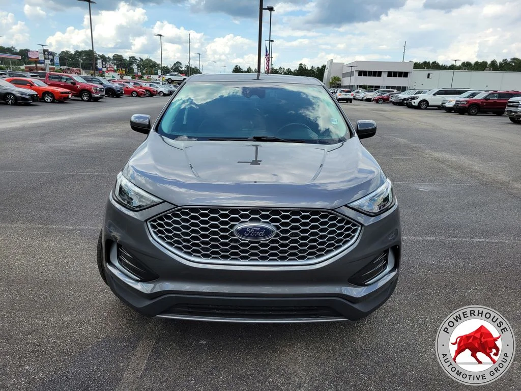 Used 2024 Gray Ford SEL image 9