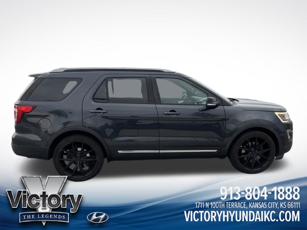 Used 2017  Ford XLT image 6