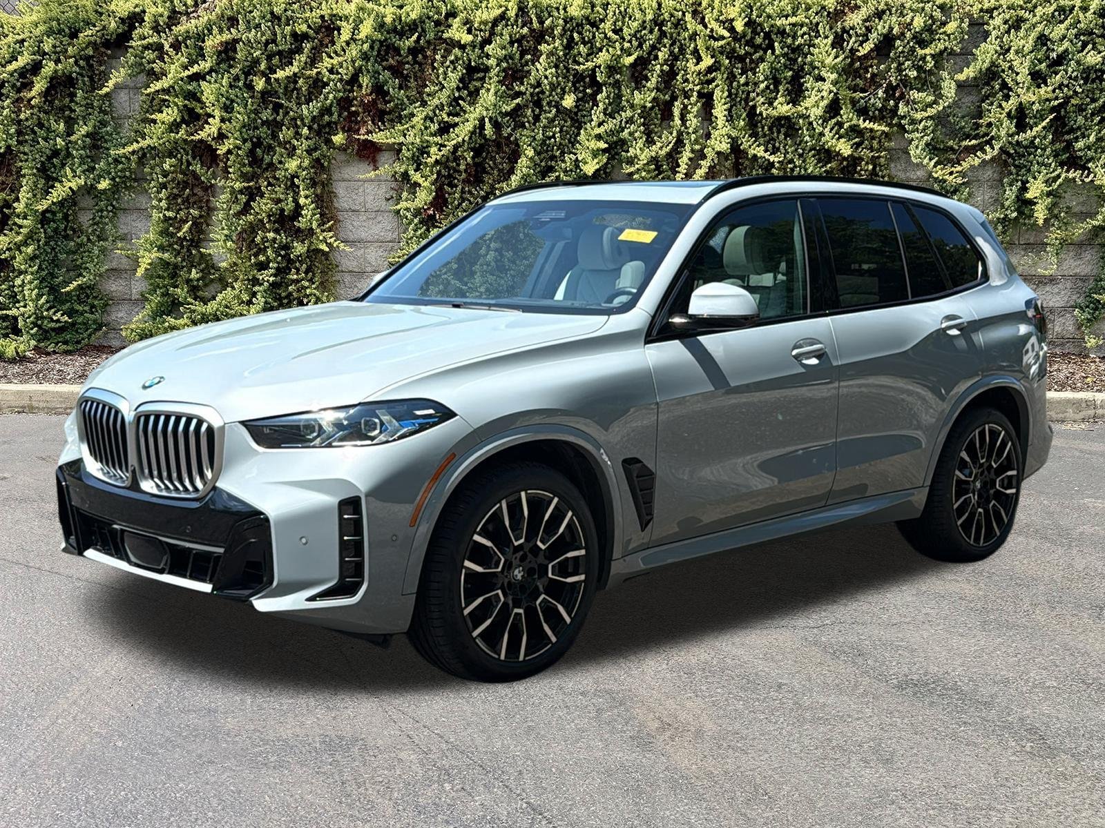 Used 2024 Brooklyn Grey Metallic BMW xDrive40i image 3