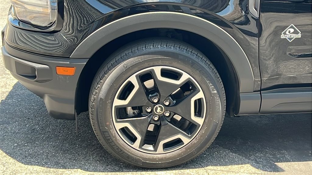 Used 2022 Black Ford Outer Banks image 8