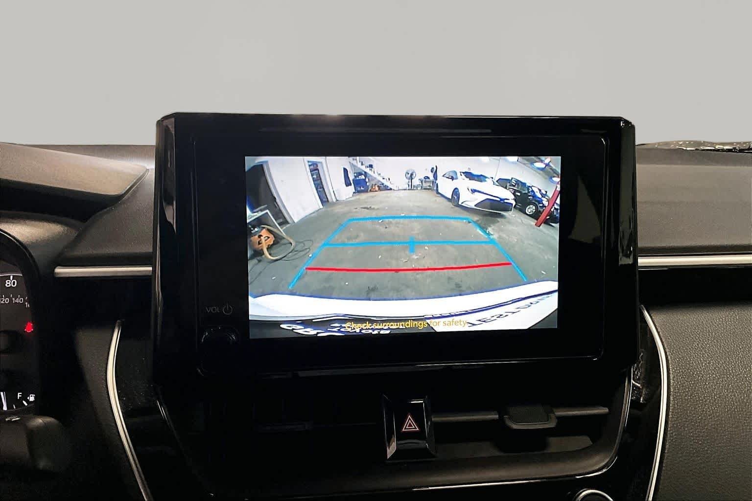 Used 2025 Ice Cap Toyota LE image 27