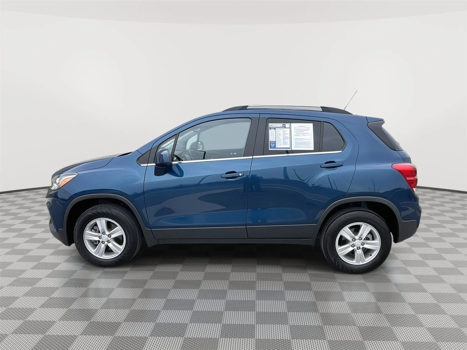 Used 2020 Pacific Blue Metallic Chevrolet LT image 5