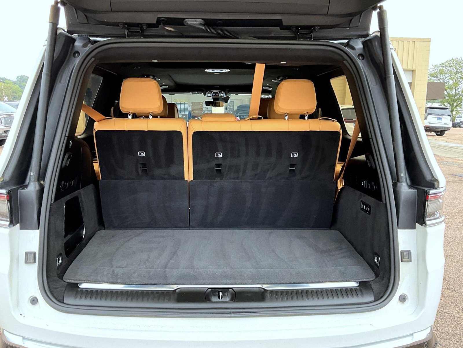 Used 2023 White Jeep Series III image 9