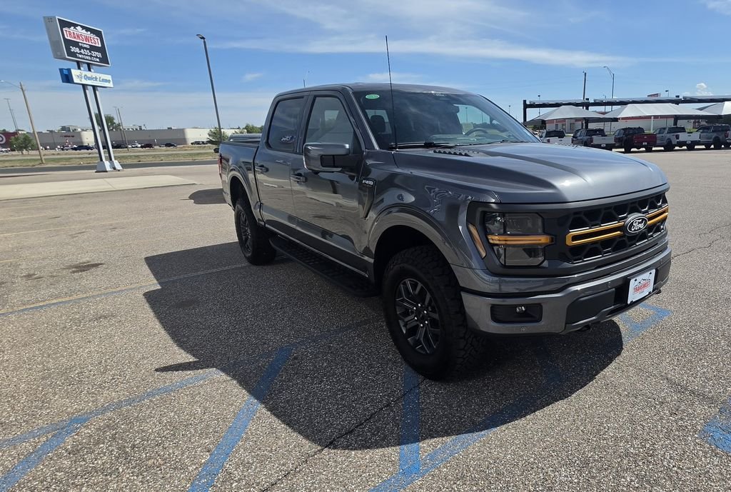 New 2026 Carbonized Gray Metallic Ford Tremor® image 4