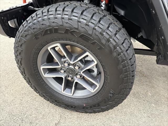 New 2026 Black Clear-Coat Exterior Paint Jeep Mojave image 11